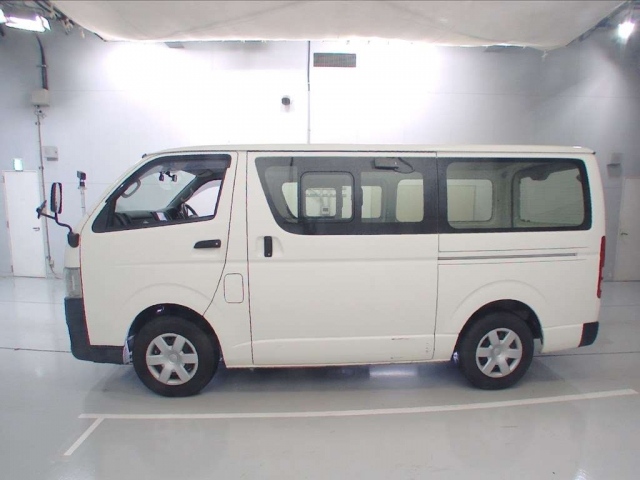 2015 TOYOTA HIACE VAN